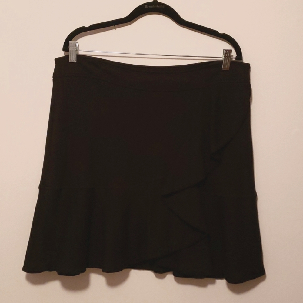 WHBM Black Ponte Ruffle Skirt Size 14